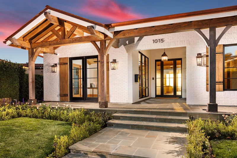 Entry exterior — Corona Del Mar real estate photography