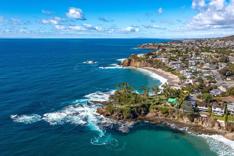 The Blue Cottage — North Laguna Beach real estate photography