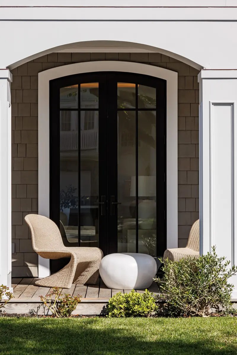 Private balcony seating nook — Newport Beach real estate photography